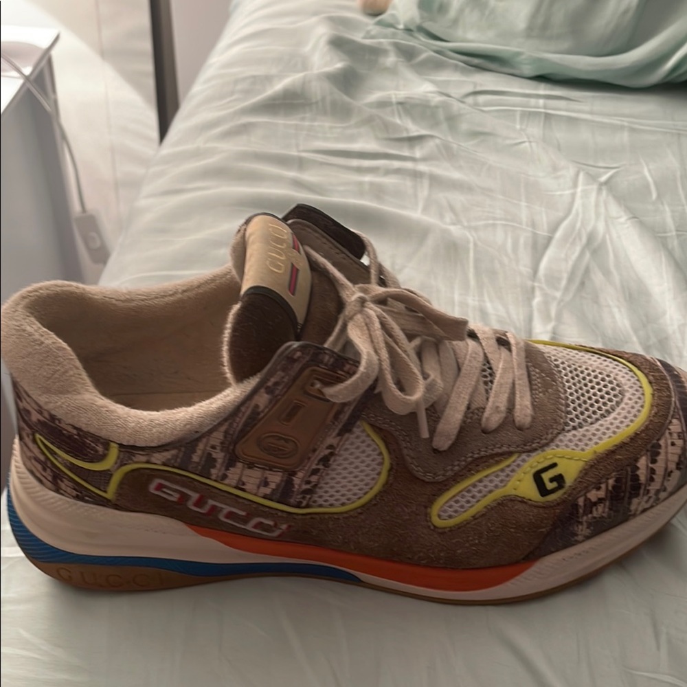 Gucci Athletic Shoes in Beige and Multicolor